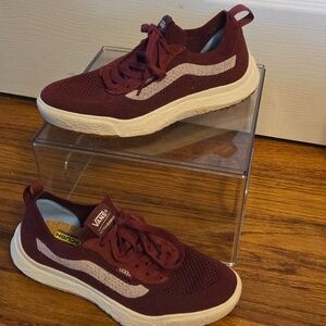 Vans Ultra Range VR3 Maroon and White Sneakers Unisex: Women's 8.5, Men's 7